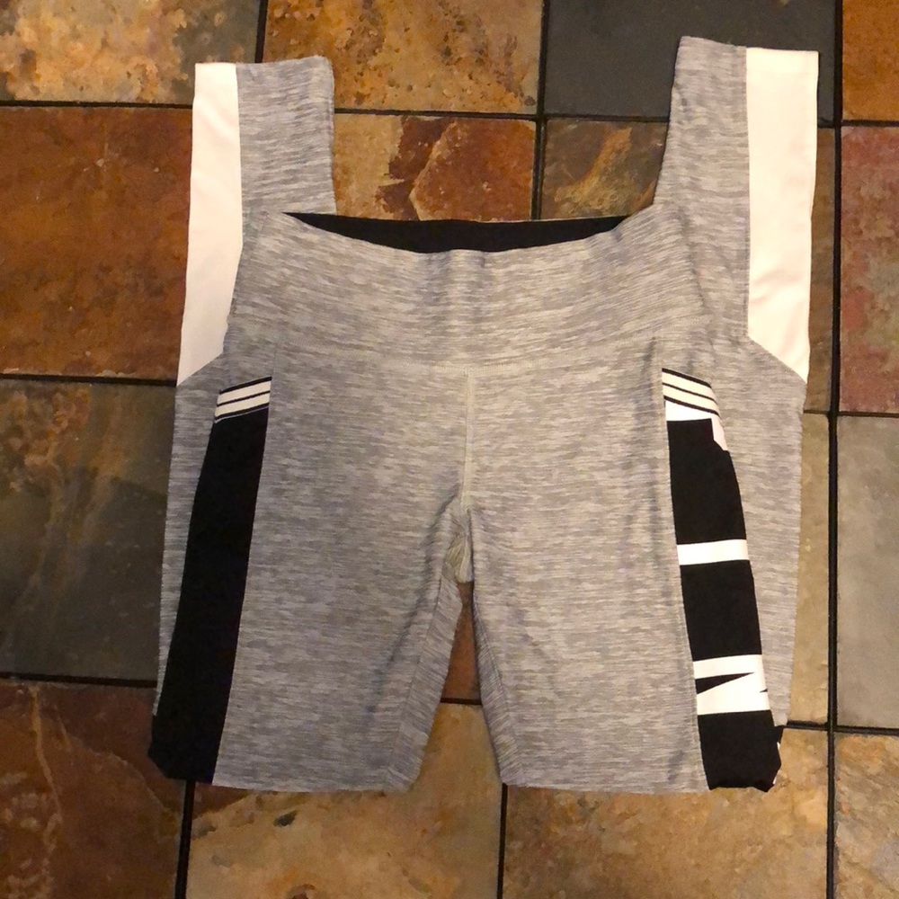 Women’s VS Pink leggings